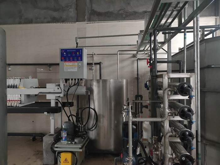热泵低温蒸发器.jpg 热泵低温蒸发器.jpg
