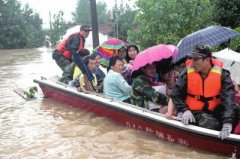 水库险情威胁7万群众 湖北调用1吨炸药爆破泄洪